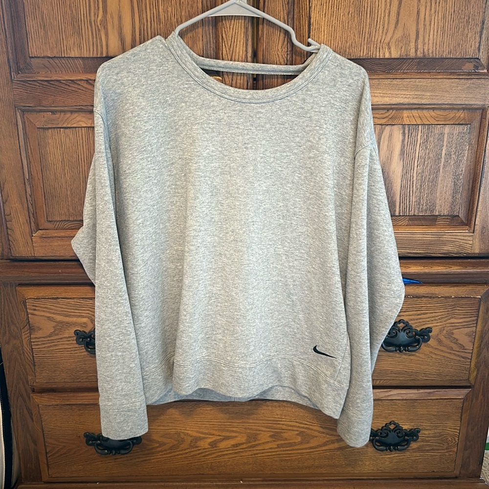 Grey Nike sweatshirt (open back)
